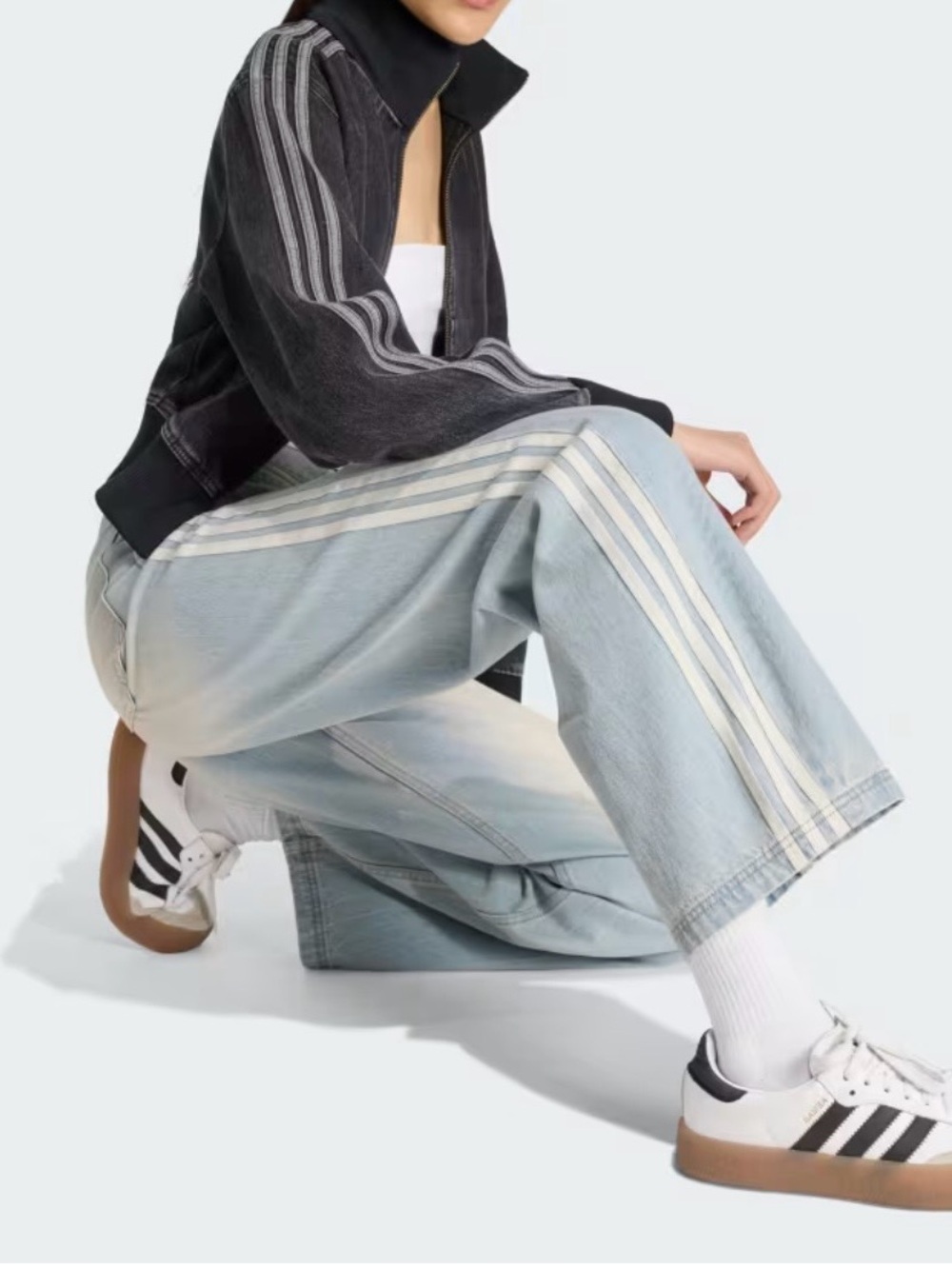 New Adidas Light Wash vintage Side-Stripe Women’s  dad Jeans Sz.26.